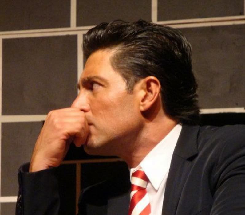 A LA VENA DE TU CUELLO