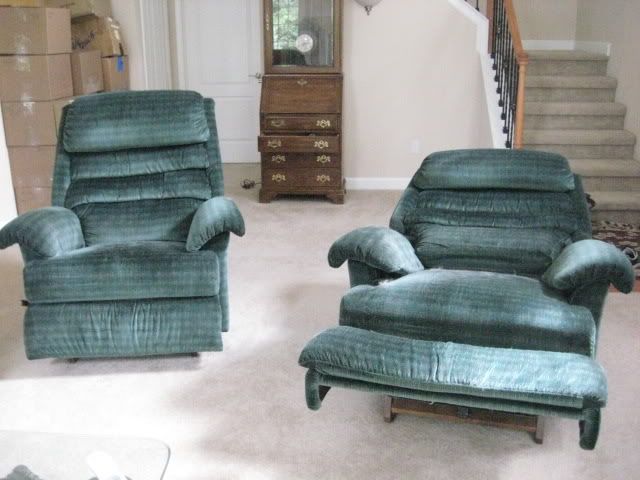 Green LazyBoy recliners - 2 (a set)