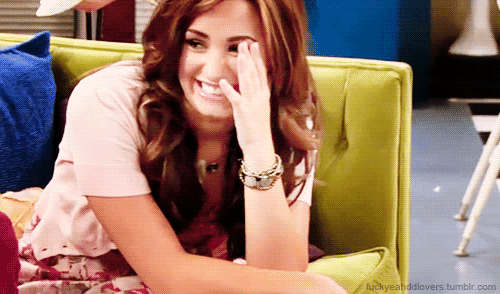 Demi Lovato gif photo:  tumblr_lrmfftYZ471qiszteo1_500.gif