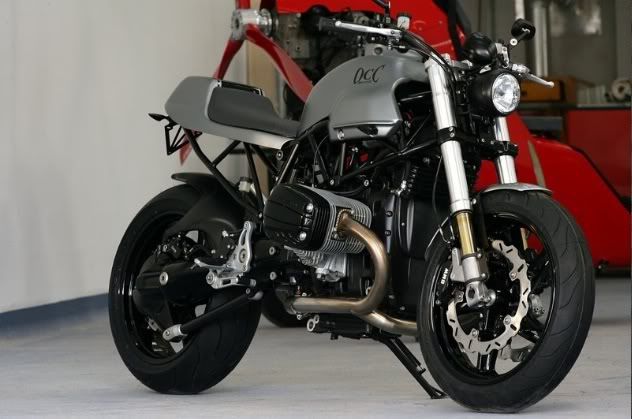 Cafe_racer_boxer.jpg