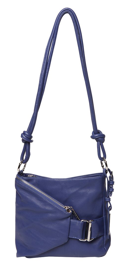Items in search results If you are a handbag enthusiast, or just looking for that new perfect accessory – we have you covered here at Missguided with our beautiful range of handbags. From oversized shopper bags for those who carry everything bar the kitchen sink, to white clutches perfect for nights on the town and classic black handbags for every day.