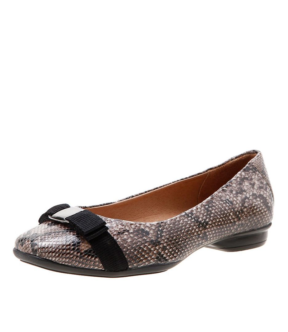 Clothing, Shoes, Accessories  Women's Shoes  Flats